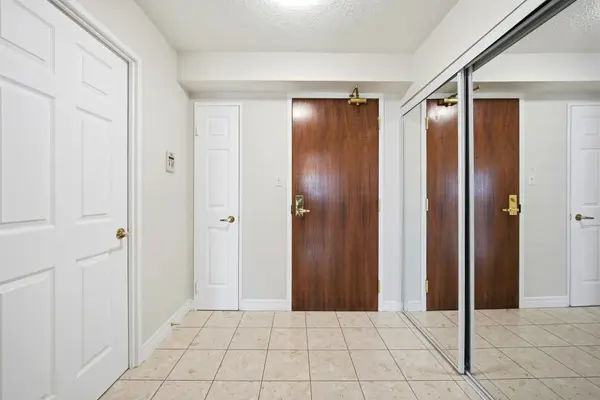 Mississauga, ON L5B 4L8,156 enfield PL #1210