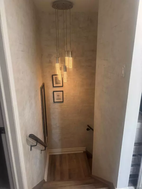 Mississauga, ON L5C 3A7,1051 Cedarglen Gate #51