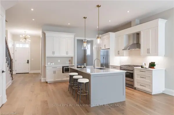 32 Rampart ST, Niagara-on-the-lake, ON L0S 1J0