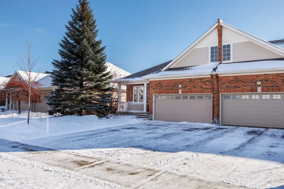 Barrhaven, ON K2J 0G5,215 Cairnsmore CIR