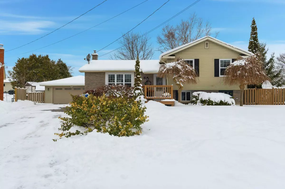 Quinte West, ON K0K 2C0,16 Centre CT