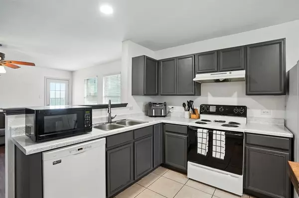 321 Quail Crossing Drive, Sanger, TX 76266