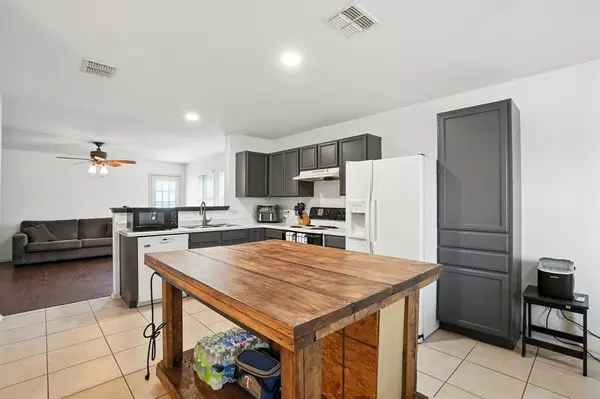 Sanger, TX 76266,321 Quail Crossing Drive