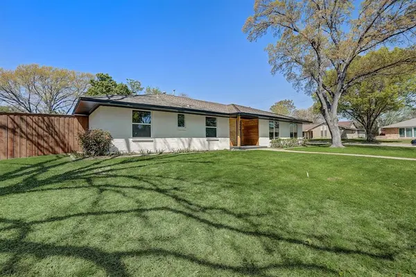 Dallas, TX 75229,3040 Ponder Place