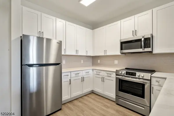 East Brunswick Twp., NJ 08816,377 Summerhill Rd #Dlux