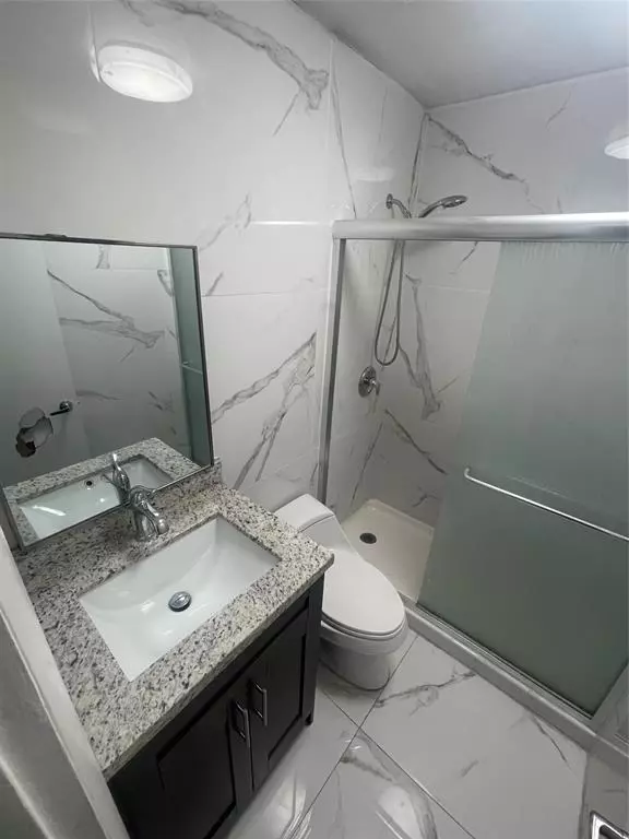 Hollywood, FL 33021,824 N Rainbow Dr