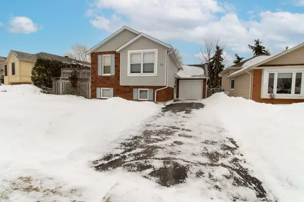 33 Knicely RD, Barrie, ON L4N 6V3