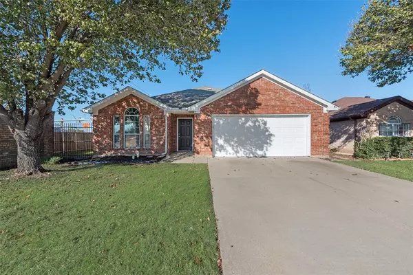 Saginaw, TX 76179,824 Bridle Trail