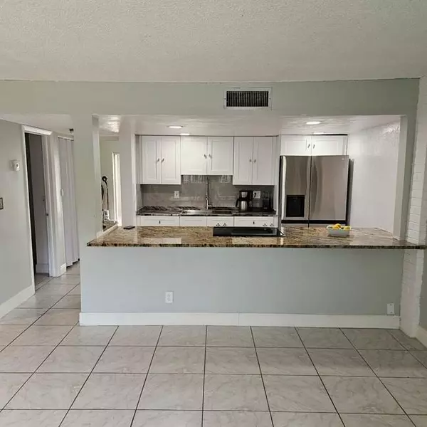 Sunrise, FL 33351,3270 N Pine Island Rd #307