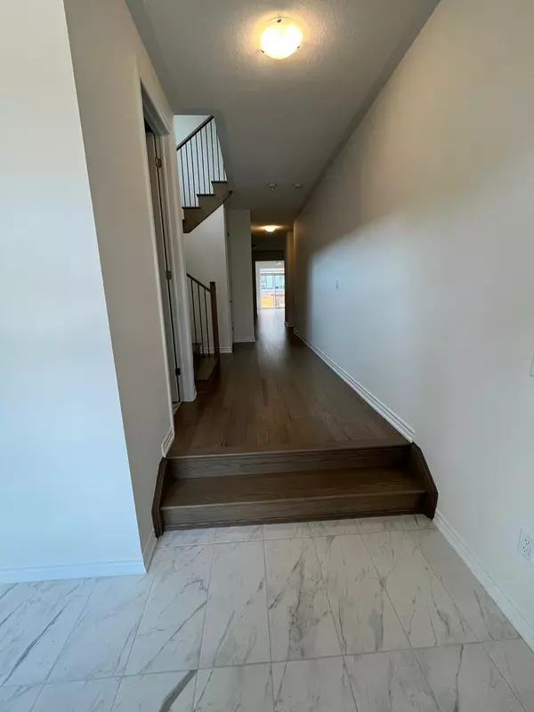 Barrie, ON L9J 0H6,13 Gemini DR