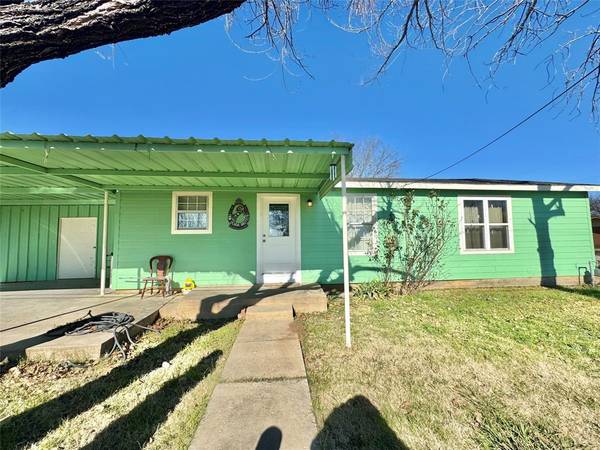 238 S 8th Street, Jacksboro, TX 76458