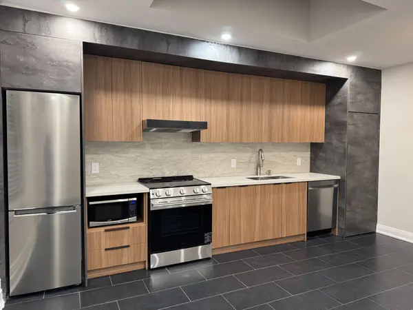 244 King Edward AVE, Toronto E03, ON M4C 5K1