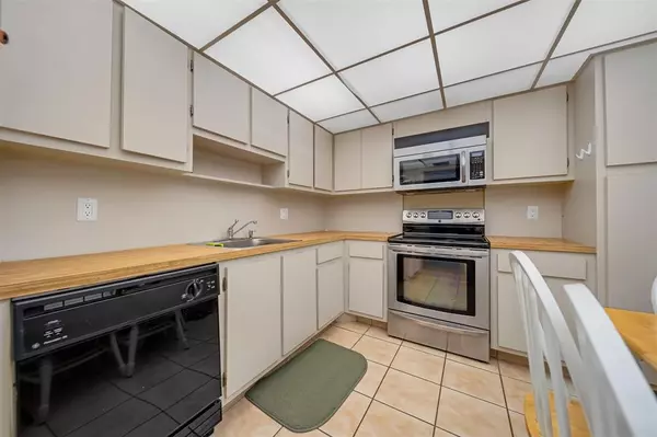 Pompano Beach, FL 33069,801 Cypress Blvd #107c