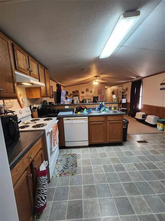 Greenwood, LA 71033,7120 Golden Meadows Road