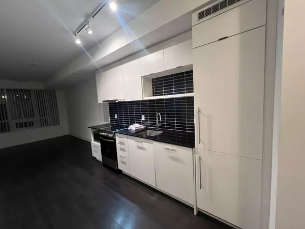 Toronto C08, ON M5B 1Z9,365 Church ST #306