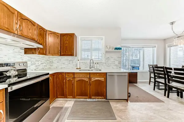 Calgary, AB T3P1E2,206 Evansmeade Close NW