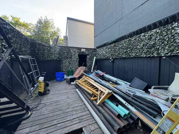 Toronto C01, ON M5T 2R8,200 Bathurst ST #Main Floor