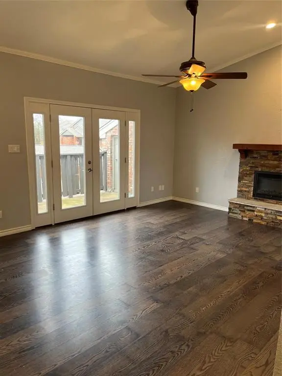 Arlington, TX 76006,411 Pebble Way #247