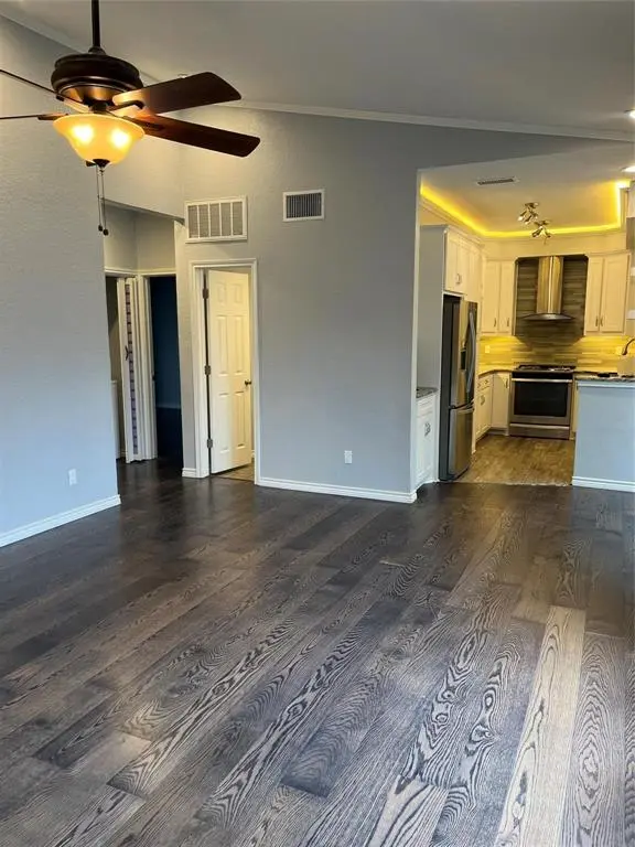 Arlington, TX 76006,411 Pebble Way #247