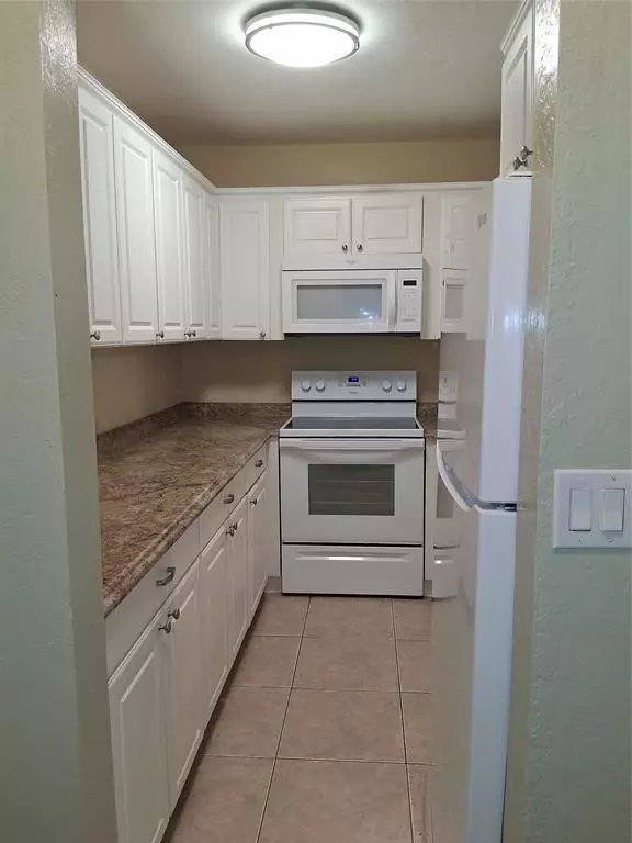 Fort Lauderdale, FL 33308,5720 NE 22nd Way #406