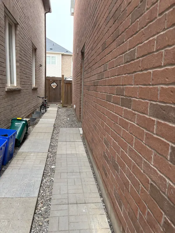 Milton, ON L9E 0B3,454 Grey LNDG #Basement