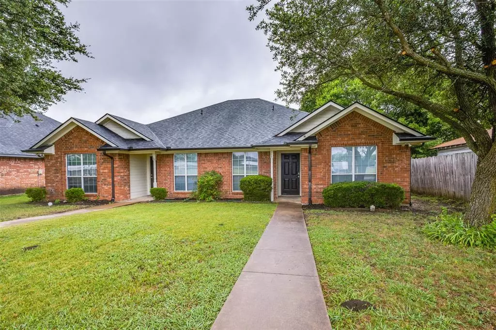 Anna, TX 75409,914-916 S Interurban Street