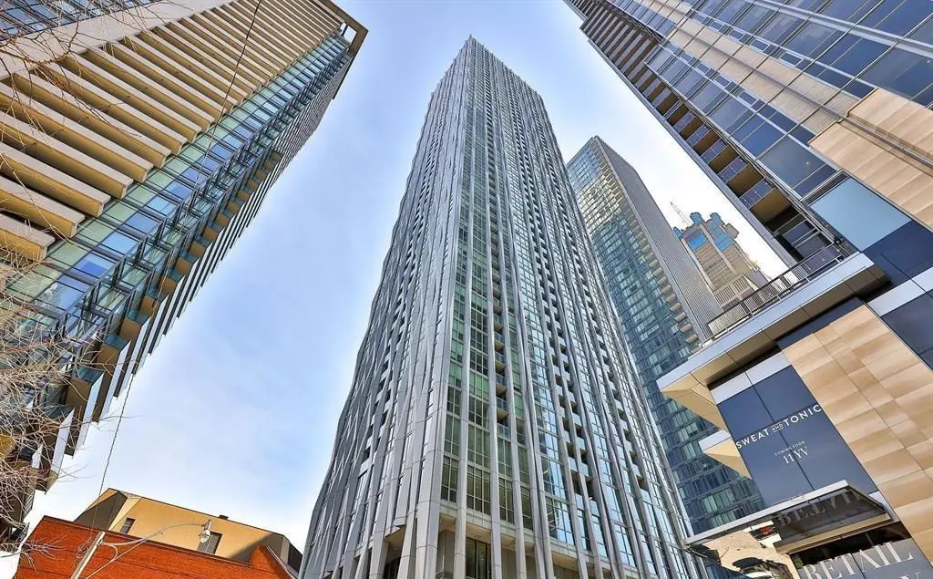 Toronto C02, ON M4W 1L1,1 Yorkville AVE #1801