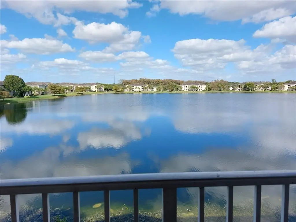 Coconut Creek, FL 33073,5001 Wiles Rd #308