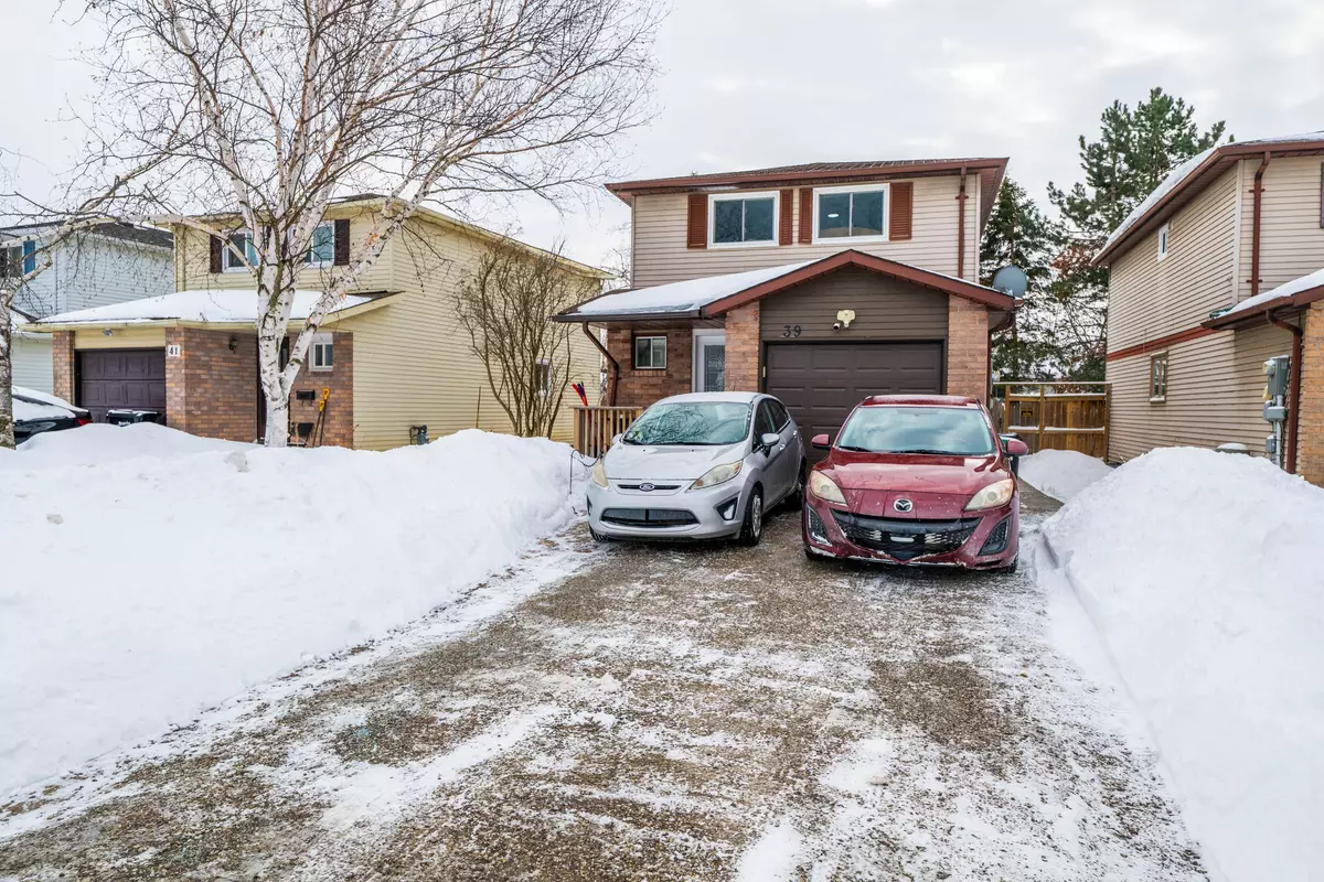 Barrie, ON L4M 5S9,39 Corbett DR