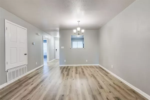 Anna, TX 75409,914-916 S Interurban Street