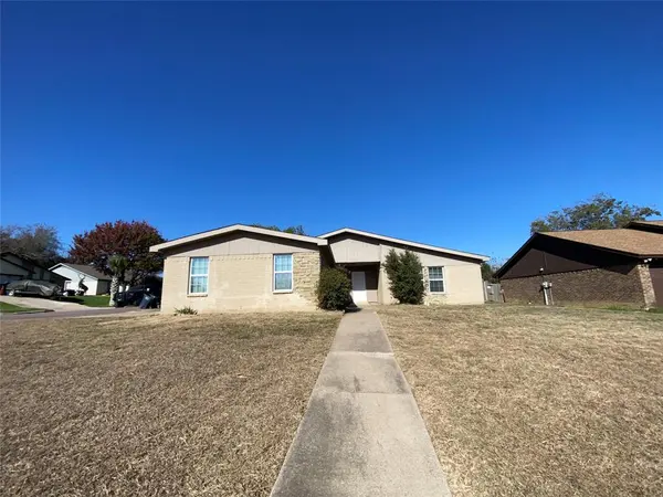 6928 Alexandria Court, Fort Worth, TX 76133