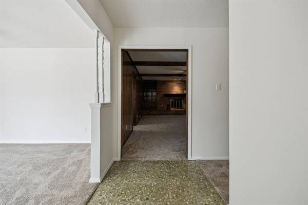 Hurst, TX 76054,432 Hillview Drive