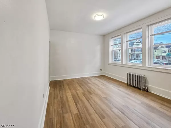 Newark City, NJ 07106,367-369 Sanford Ave #1R