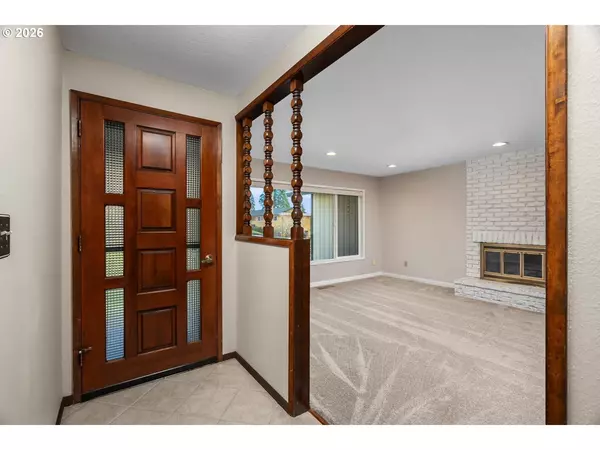 Gladstone, OR 97027,18320 CHRIS CT