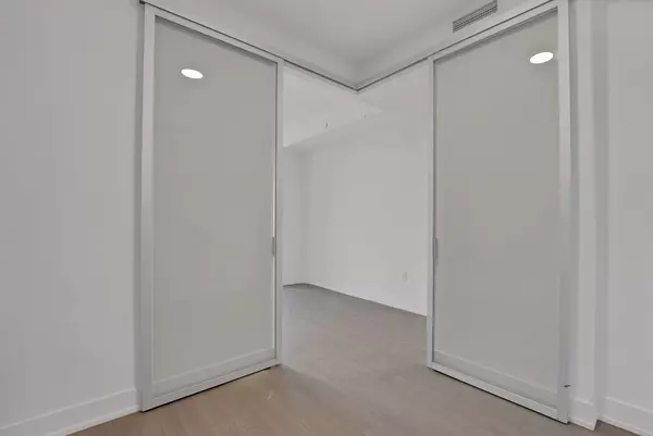 Toronto C14, ON M2N 4P9,36 Olive AVE #2207