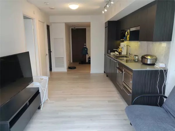 Toronto C01, ON M5V 0J3,80 Queens Wharf RD #1212