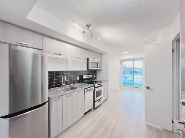 Toronto C01, ON M6J 0A2,68 Abell ST #535