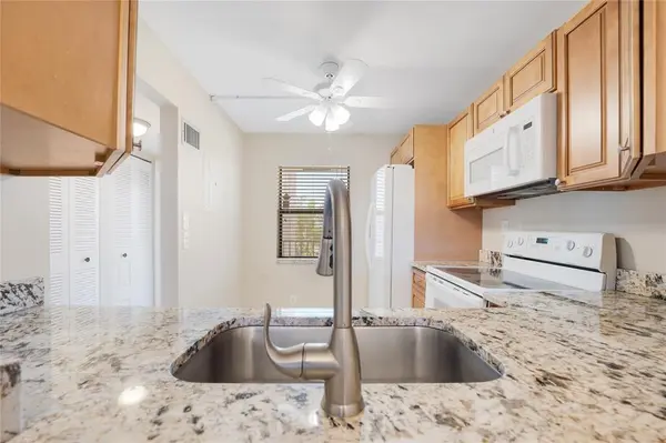 Sunrise, FL 33322,10101 Sunrise Lakes Blvd #410