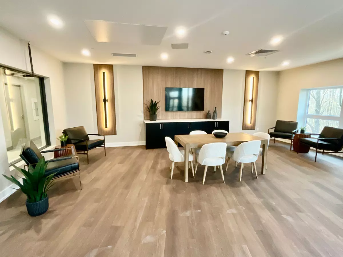 Kitchener, ON N2A 0M1,1100 Lackner PL #303