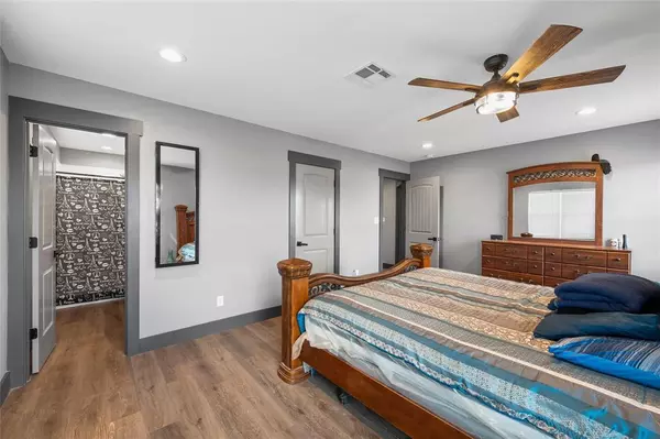 Aquilla, TX 76622,136 Hcr 2221 E