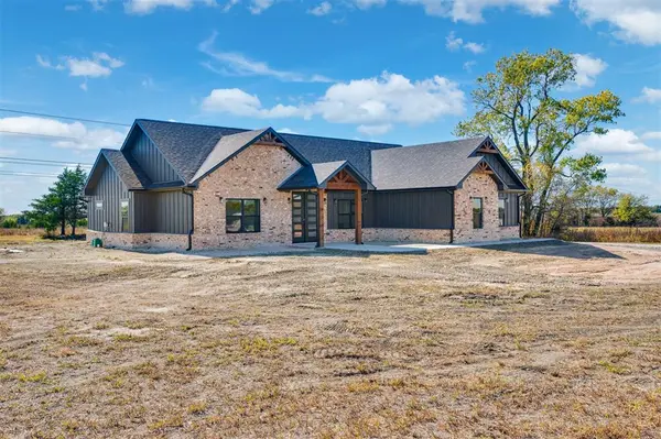 Brookston, TX 75421,406 Private Road 24977