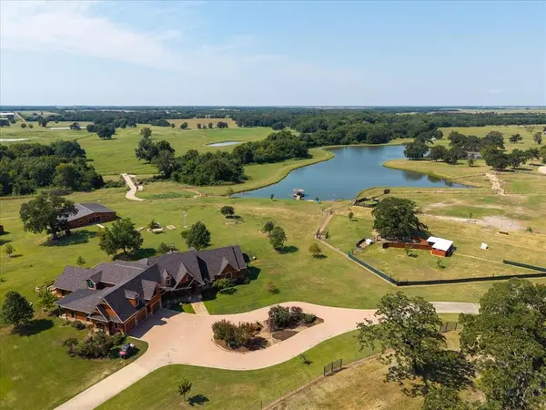 695 County Road 36120 Road, Honey Grove, TX 75446