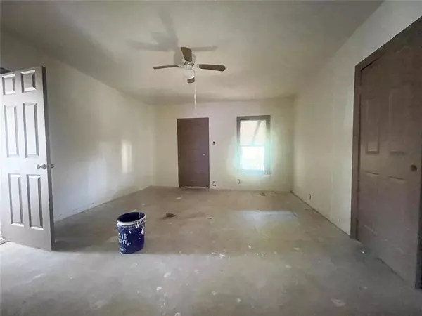 Paris, TX 75460,863 4th Street SW