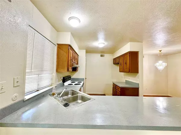 Arlington, TX 76014,2406 Jo Lyn Lane