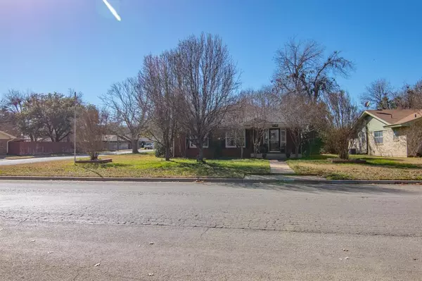Brownwood, TX 76801,2209 10TH Street