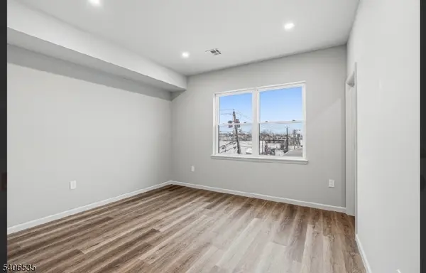 Paterson City, NJ 07524,57 Rosa Park blvd #2