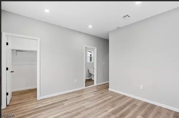 Paterson City, NJ 07524,57 Rosa Park blvd #2