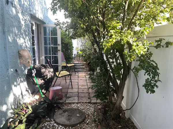 Pompano Beach, FL 33062,2708 NE 14th Street Cswy #3