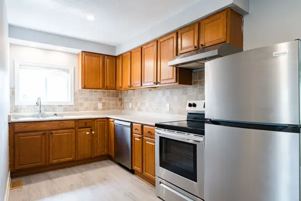 306 Kenwood AVE, Georgina, ON L4P 2X5