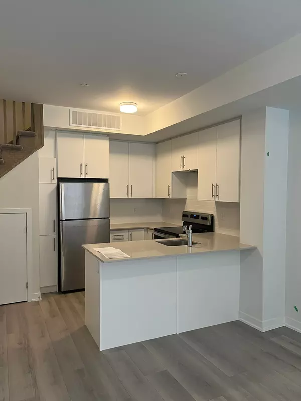 Mississauga, ON L5L 0B9,3409 Ridgeway DR #3